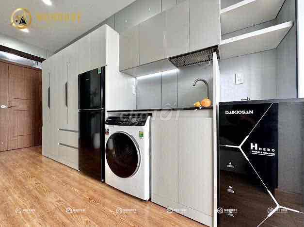 The apartment full interior has a convenient balcony over the hiflit-uth
