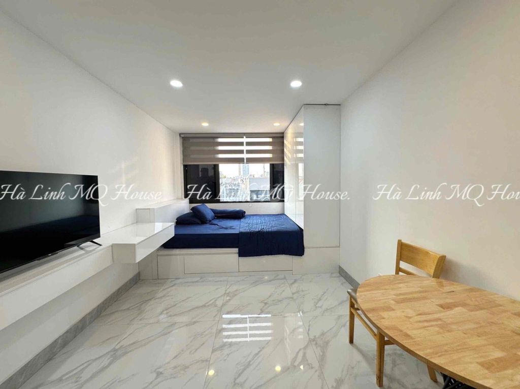 Rent the real-estate real room near Landmark81 District 1.