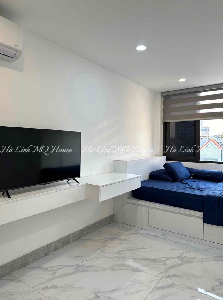 Rent the real-estate real room near Landmark81 District 1.