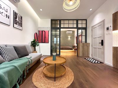 High-class apartment - nice furniture delivery table - free services