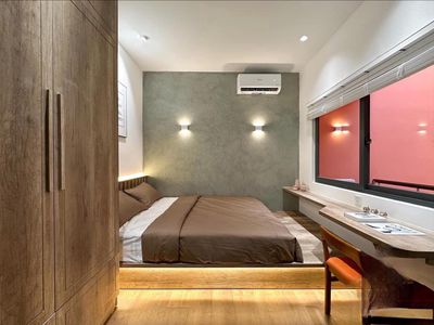 High-class apartment - nice furniture delivery table - free services