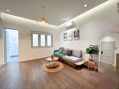 High-class apartment - nice furniture delivery table - free services