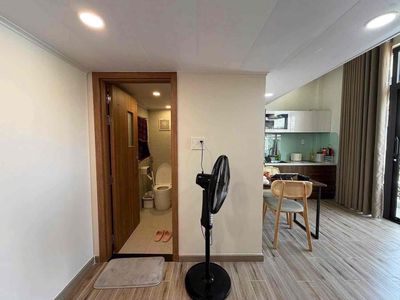 The apartment nears a four-four-four-four-cent renter.