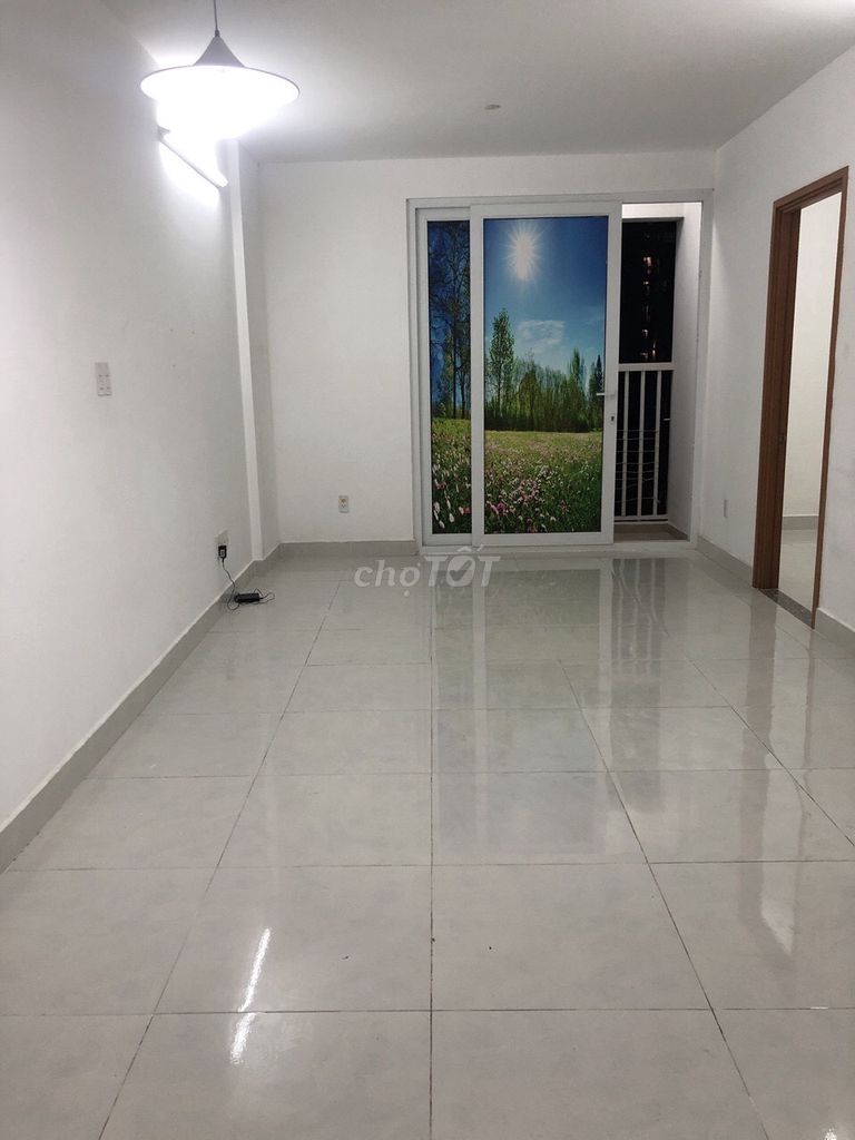 Hot! Cheap! C/ dwells Tara 8-to rent 2 bedrooms/8m2 near the German KTe-Ke.