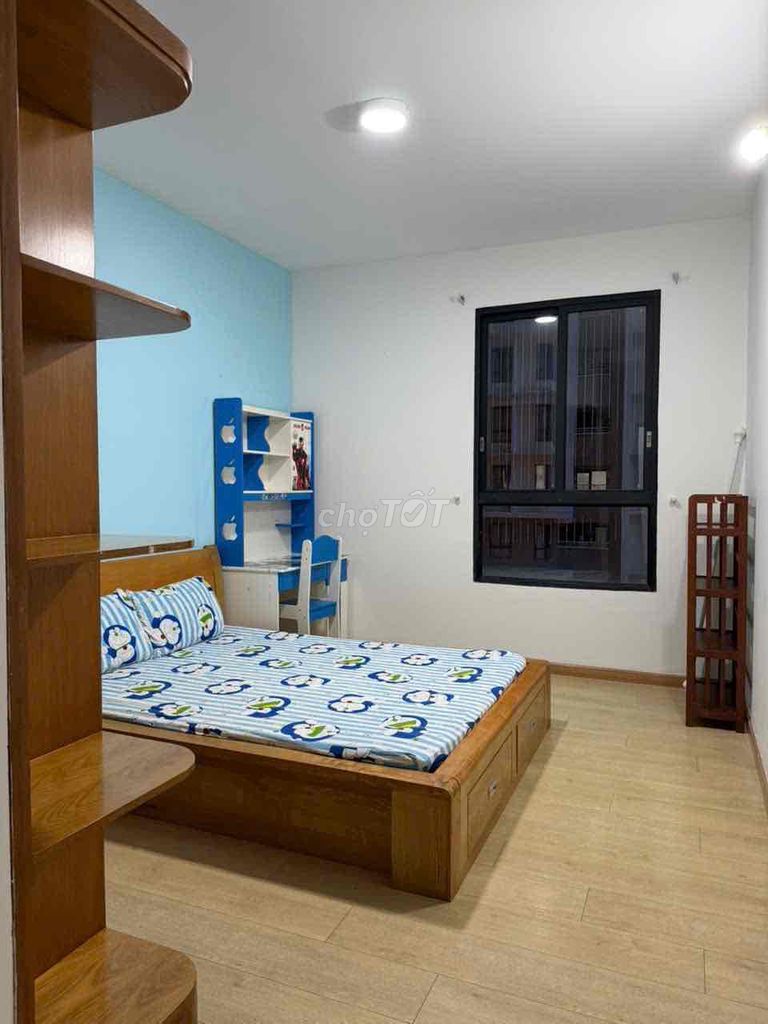 Rent the 7th, 160m2 large areas, 3 bedrooms, interiors.
