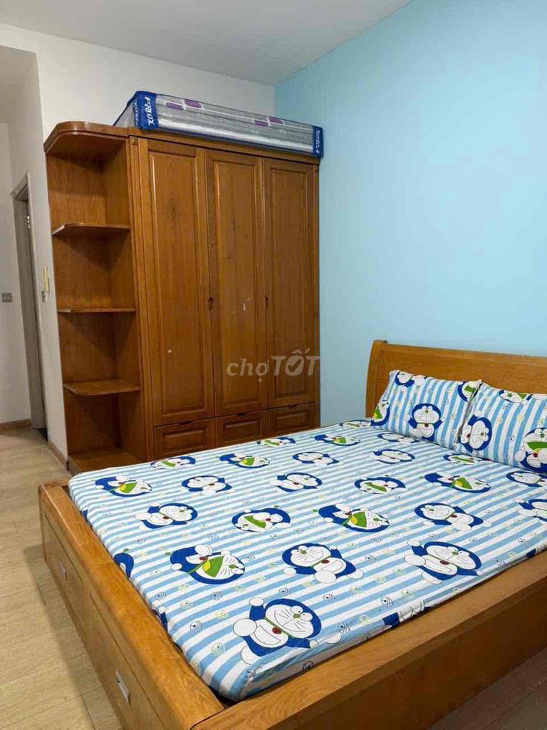 Rent the 7th, 160m2 large areas, 3 bedrooms, interiors.
