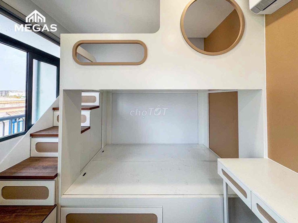 Small interior moved in Right at University gtvt-fpt-cvpm
