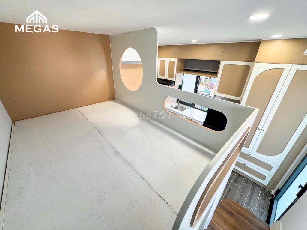 Small interior moved in Right at University gtvt-fpt-cvpm