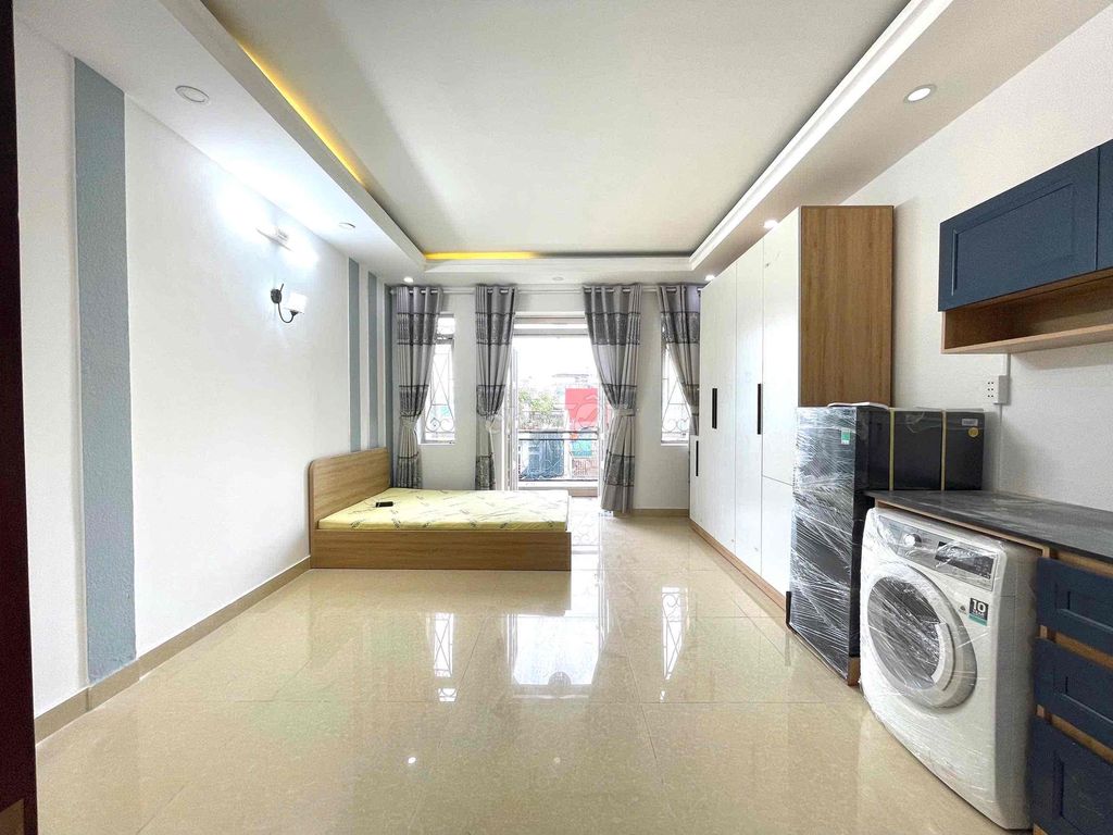 apartment 40 m2 balcony_full interior_Vòng Xoay Lê Quang Định