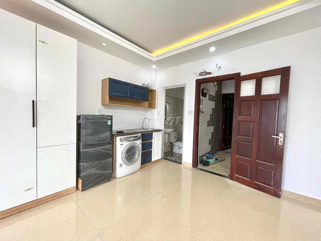 apartment 40 m2 balcony_full interior_Vòng Xoay Lê Quang Định