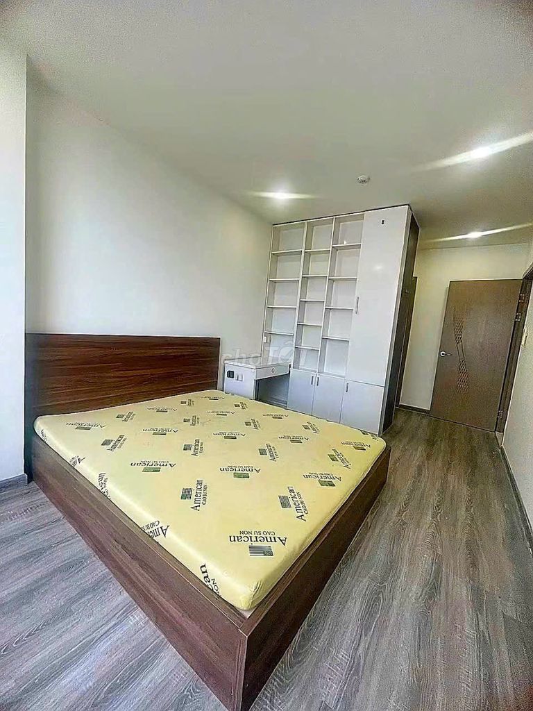 Rent apartment 80 meters, 2 rooms, tall floor, cool river view