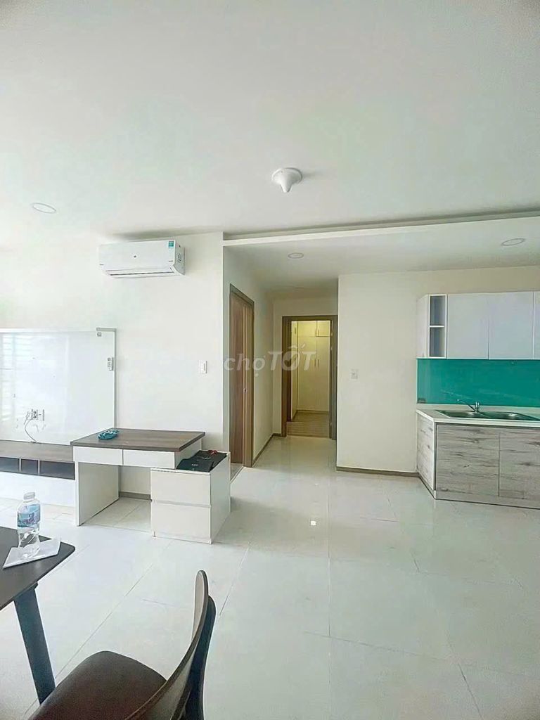 Rent apartment 80 meters, 2 rooms, tall floor, cool river view