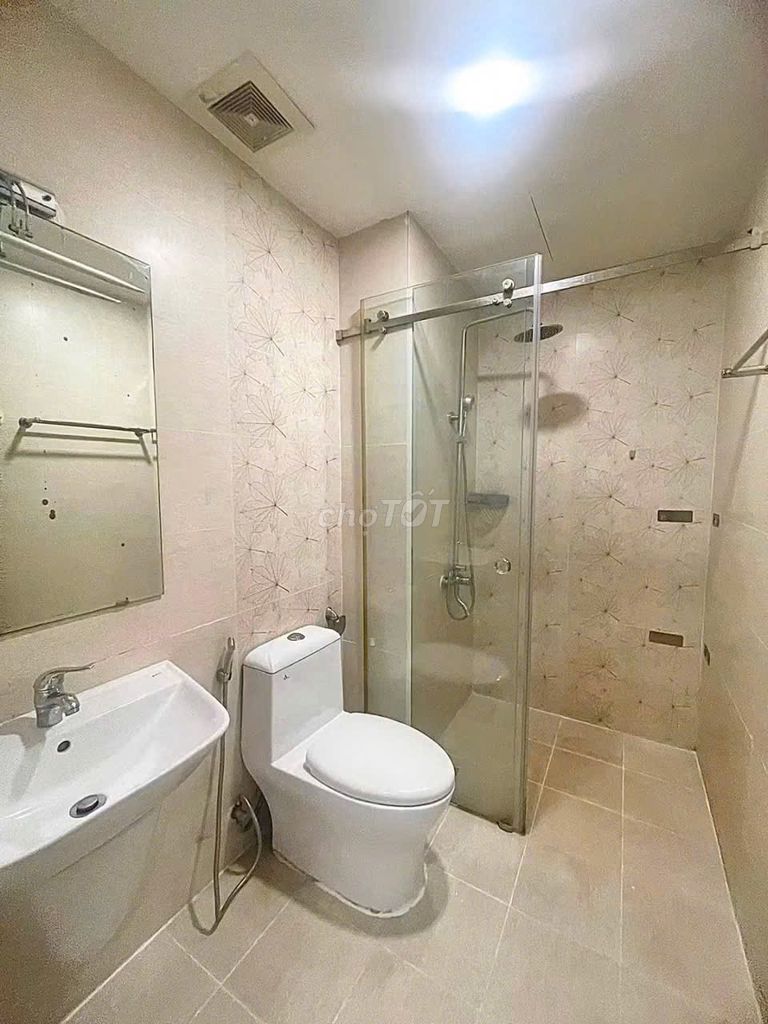 Rent apartment 80 meters, 2 rooms, tall floor, cool river view