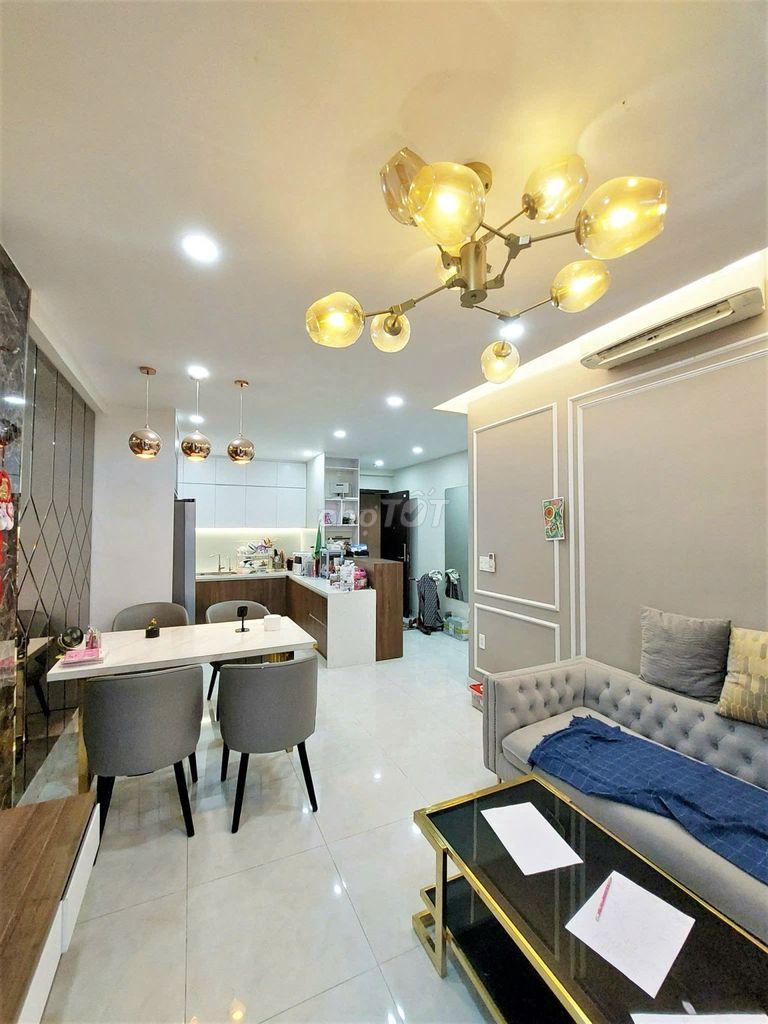 Three Golden Mansion Novaland Room 100 meters, perfect 20 million.