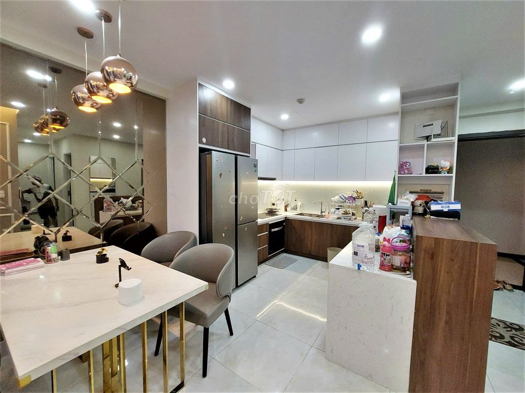 Three Golden Mansion Novaland Room 100 meters, perfect 20 million.