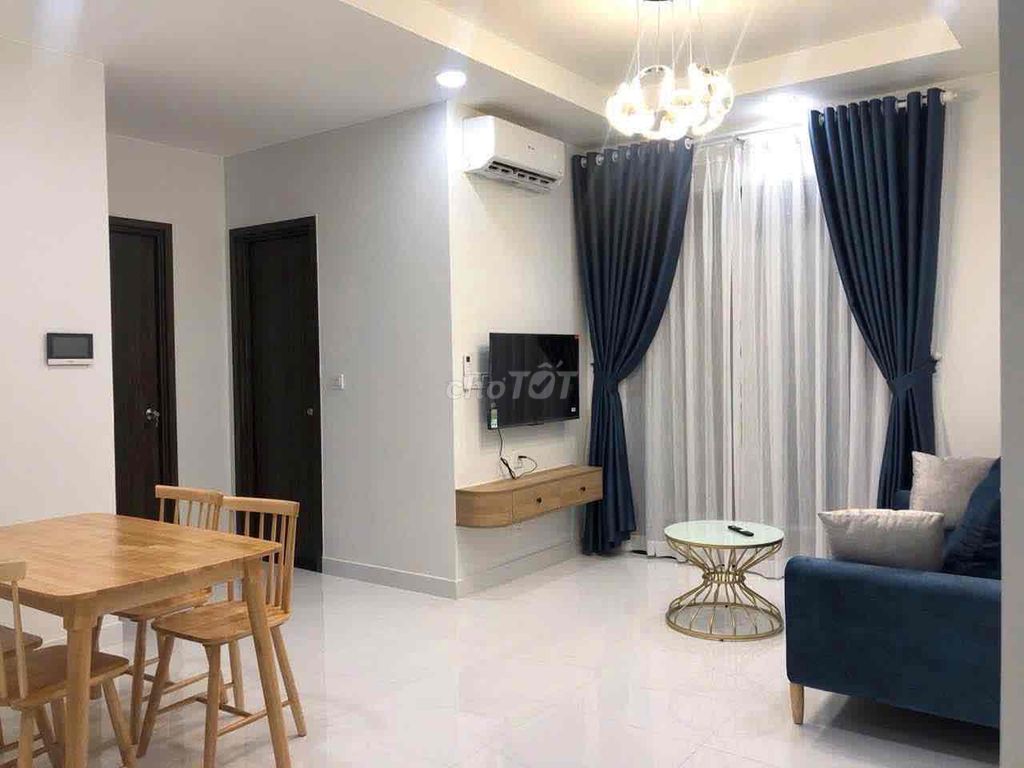 Rent The Pegasuite apartment 1-- 8-two bedrooms with air conditioning curtains.