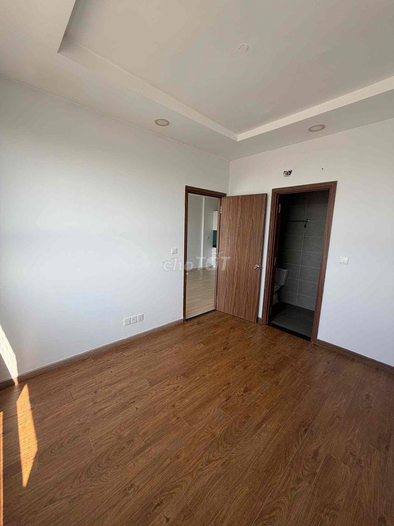 Rent The Pegasuite apartment 1-- 8-two bedrooms with air conditioning curtains.