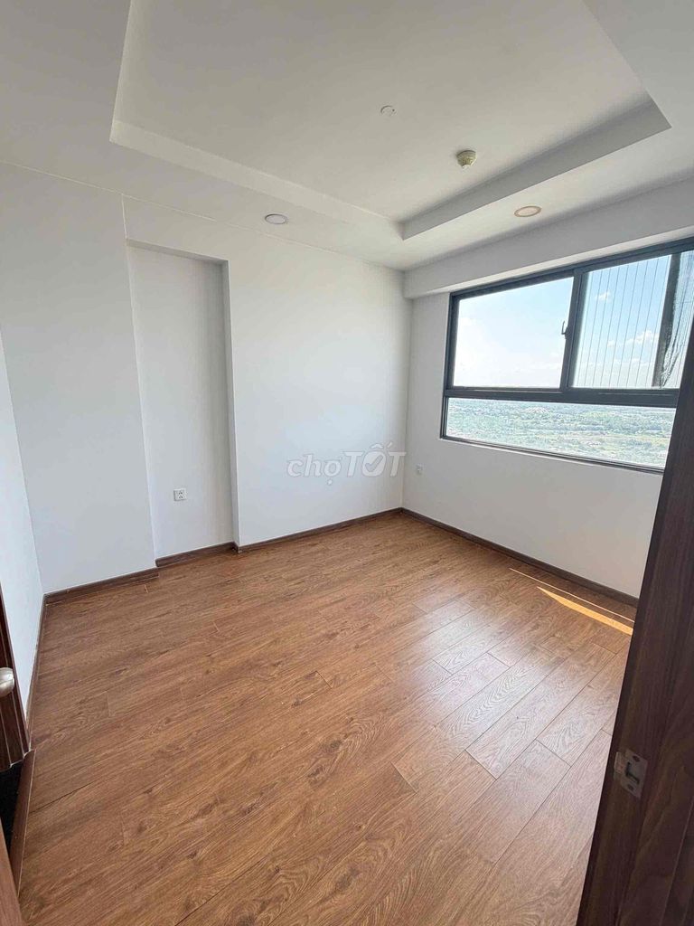 Rent The Pegasuite apartment 1-- 8-two bedrooms with air conditioning curtains.