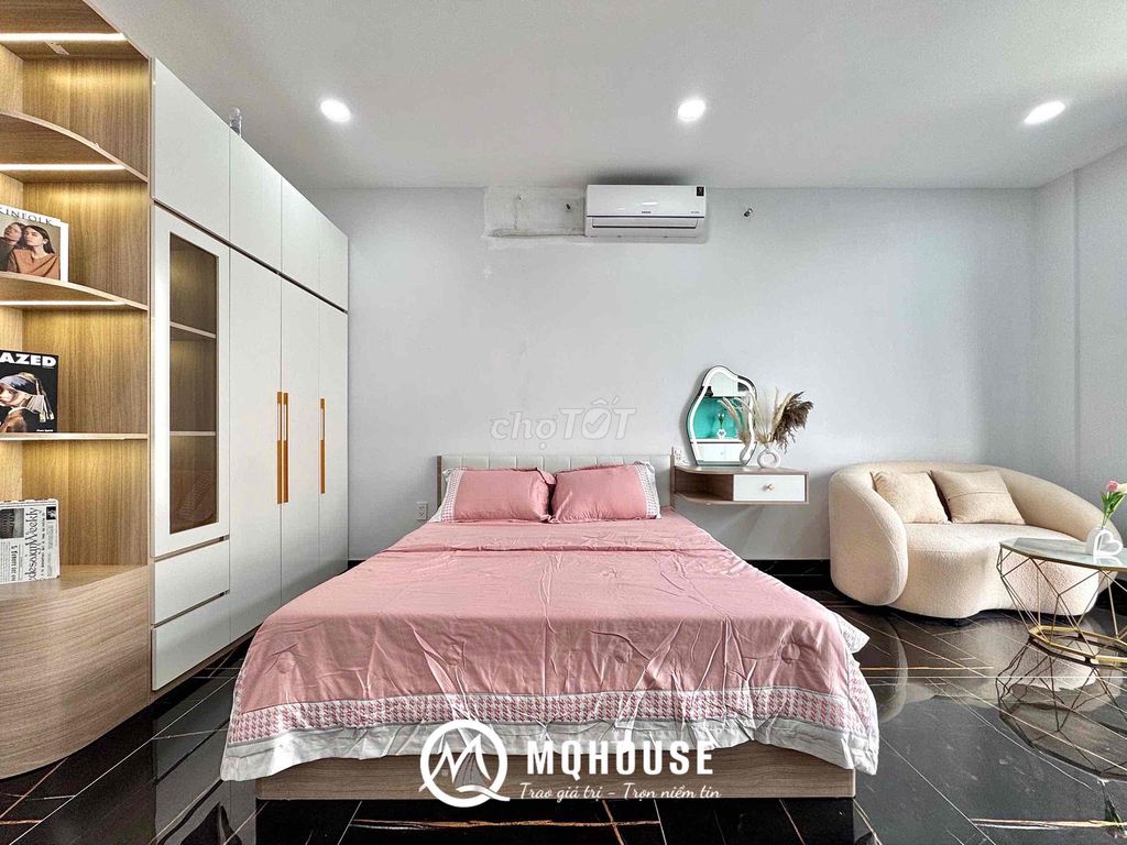 The luxury apartment is full of balconies right in the center of Tân Phú