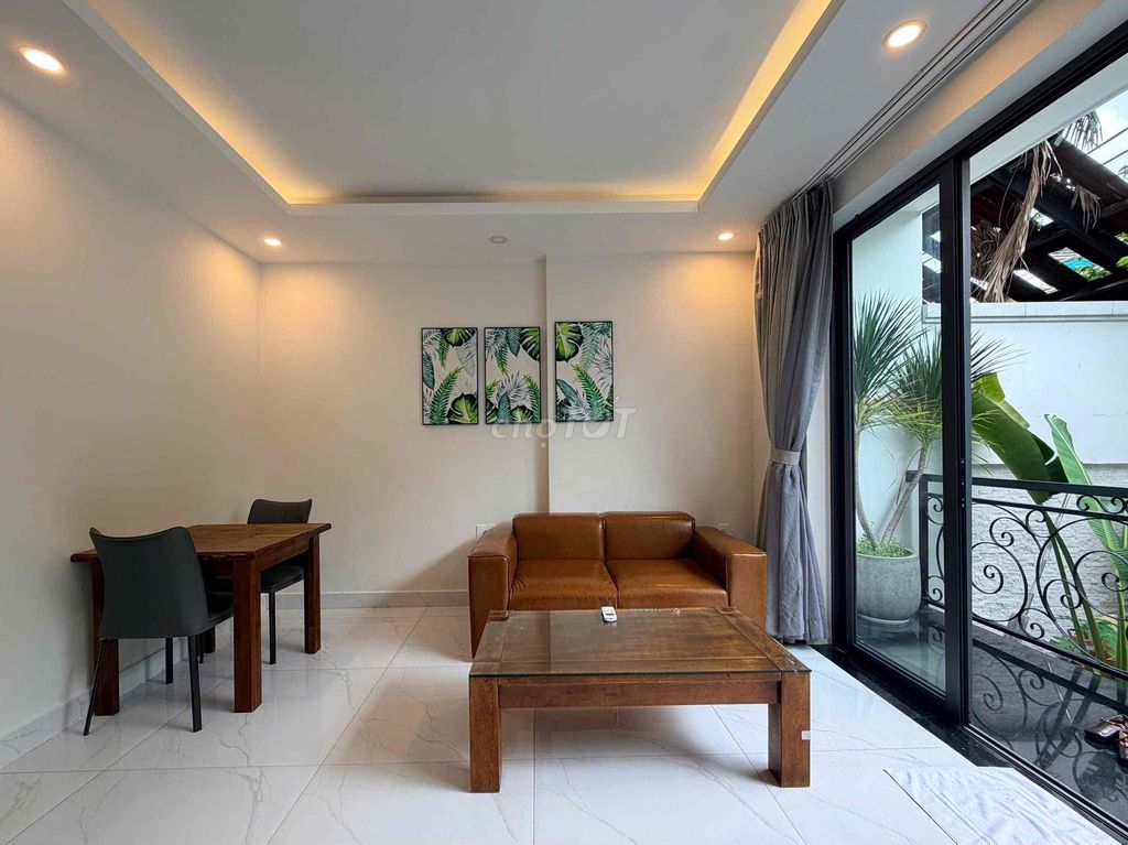 A super large bedroom at Thảo Điền, convenient to go to the bridge.