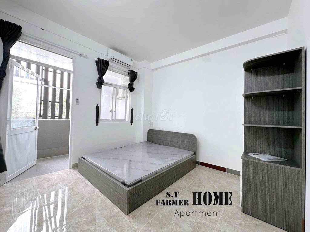 5th District House. One bedroom, low-level kitchen.