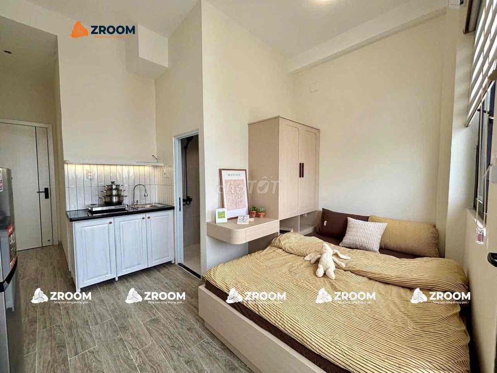 Super studio top-high-level -- full-in-the-clock balconies -- right in the 6th district.