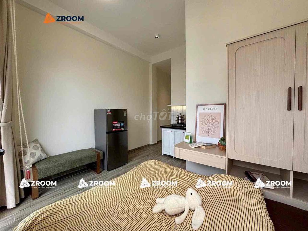 Super studio top-high-level -- full-in-the-clock balconies -- right in the 6th district.