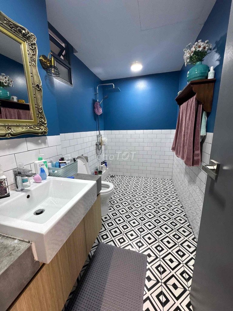 Rent Dupix 200 meters - 5 bedrooms, 4 toilets, EARC, complete advanced interior