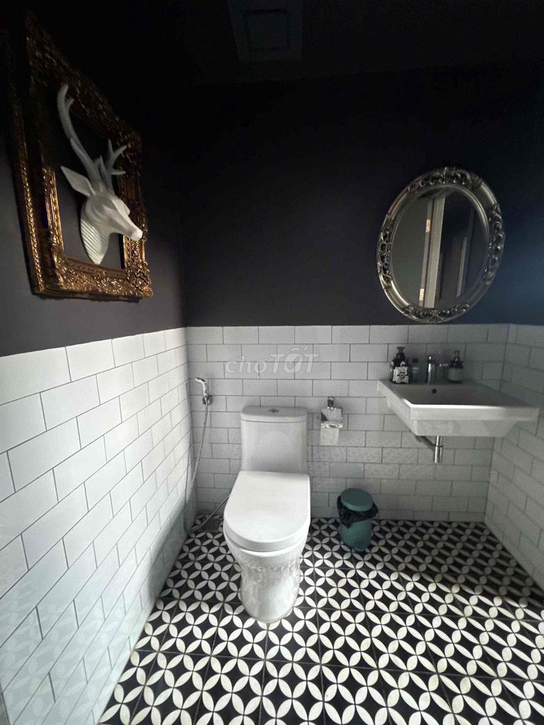 Rent Dupix 200 meters - 5 bedrooms, 4 toilets, EARC, complete advanced interior