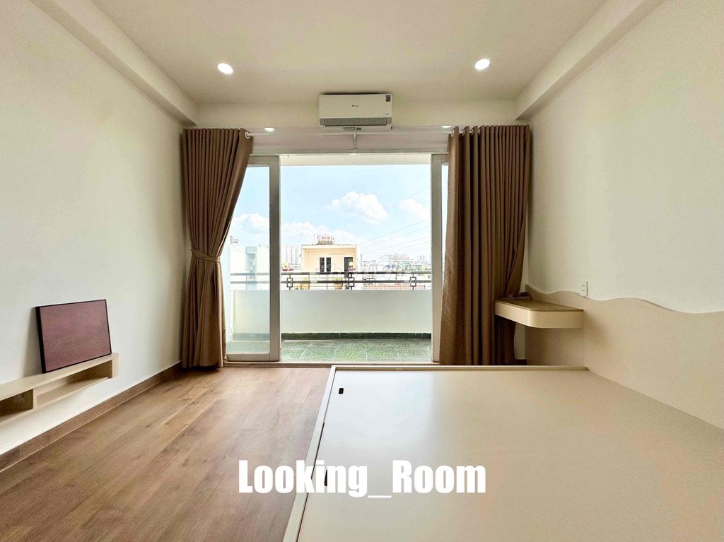 1 balcony bedroom in front of 40 M2 elevators in the garden.