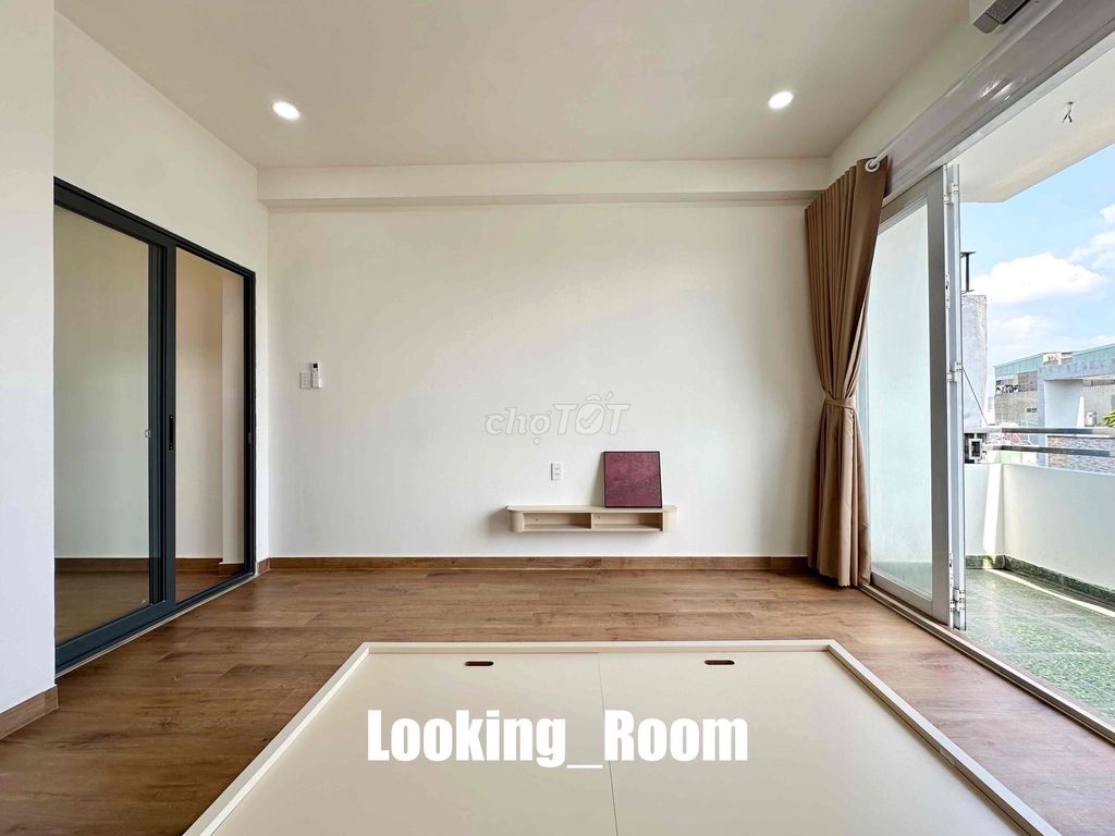 1 balcony bedroom in front of 40 M2 elevators in the garden.