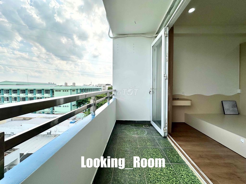 1 balcony bedroom in front of 40 M2 elevators in the garden.