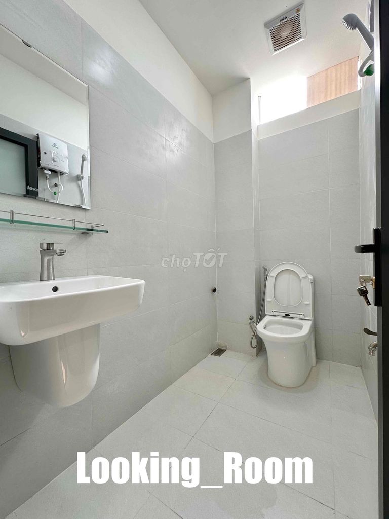 1 balcony bedroom in front of 40 M2 elevators in the garden.