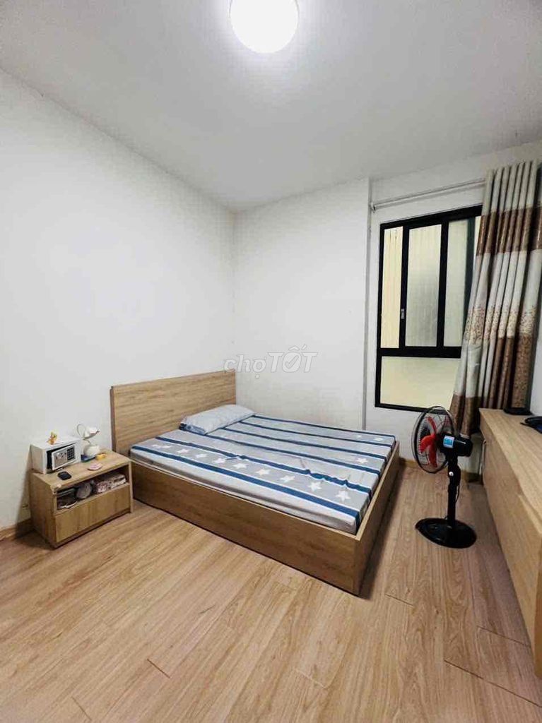 Two bedrooms, interior, river seven rented.