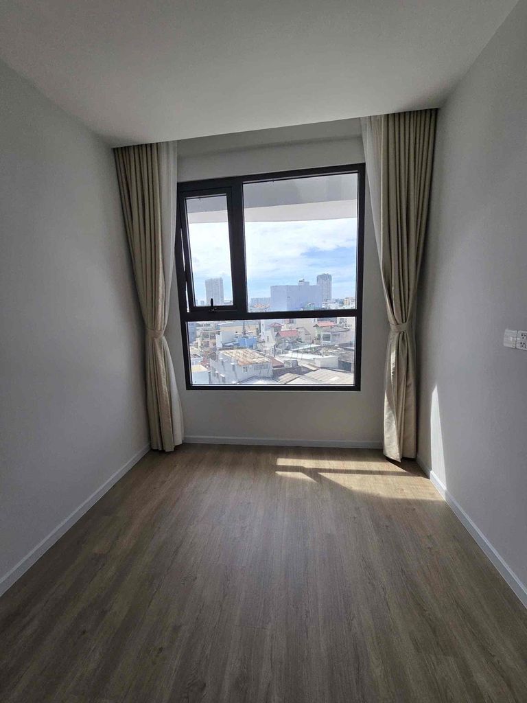 Rent D-Homme senior apartment downtown in the Big Market. District 6