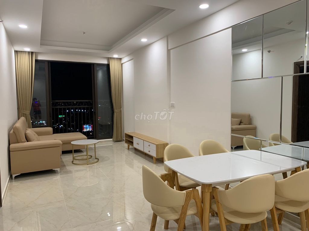 Rent a D'lusso bedroom on a favor, move in.