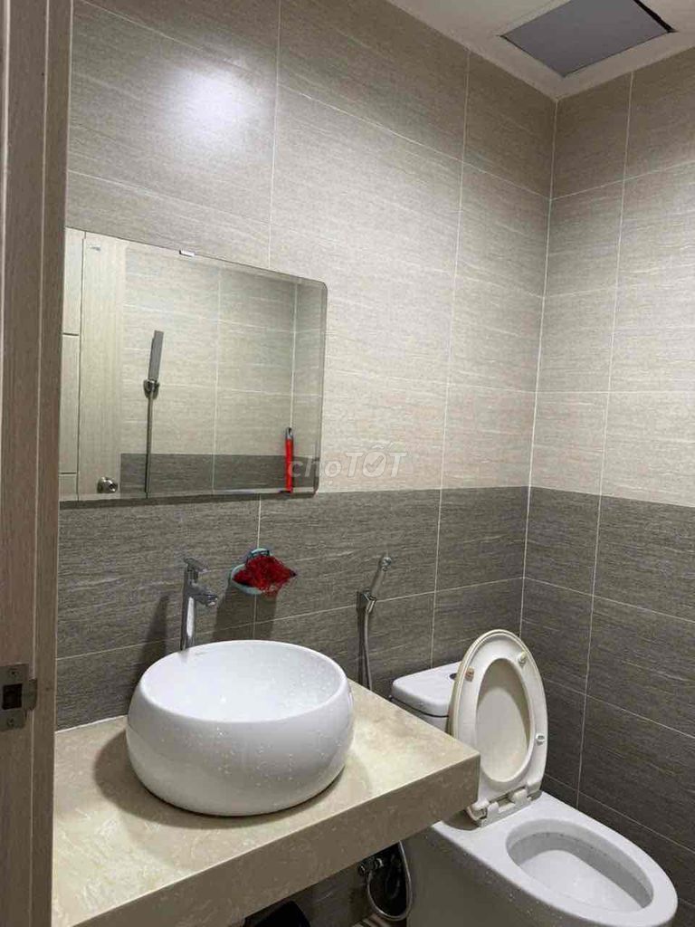 Large area 160 m2: Three bedrooms for rent in 7th District.