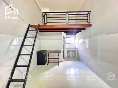The students' room is right near the University of Public Science and the Aeronautic Institute.