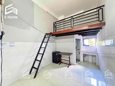 The students' room is right near the University of Public Science and the Aeronautic Institute.