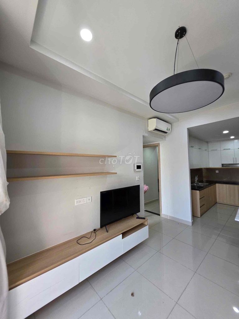 The top apartment of the medical residence. Come in right now.
