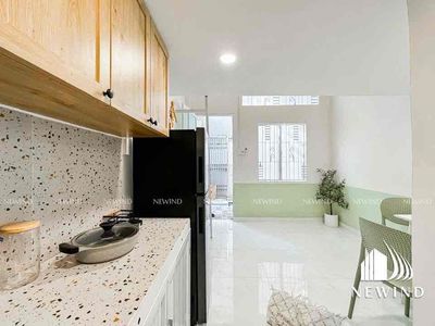 Rents 2M near kcx, uffm, 4/4 friends in 7th.