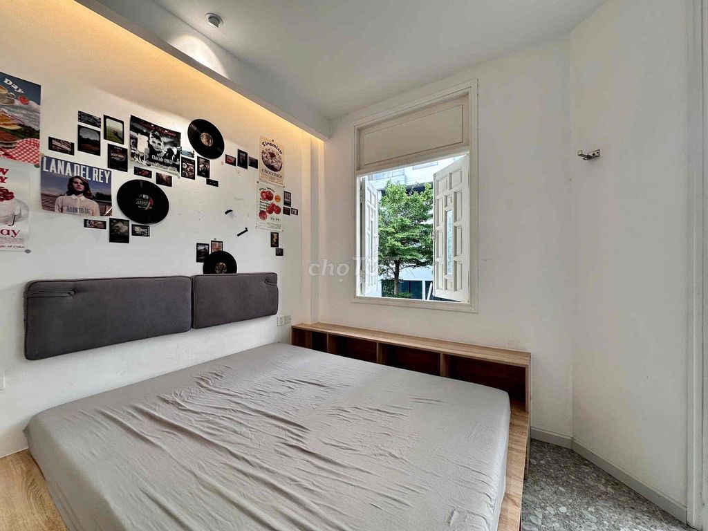 Super open balcony studio in the center of District 2