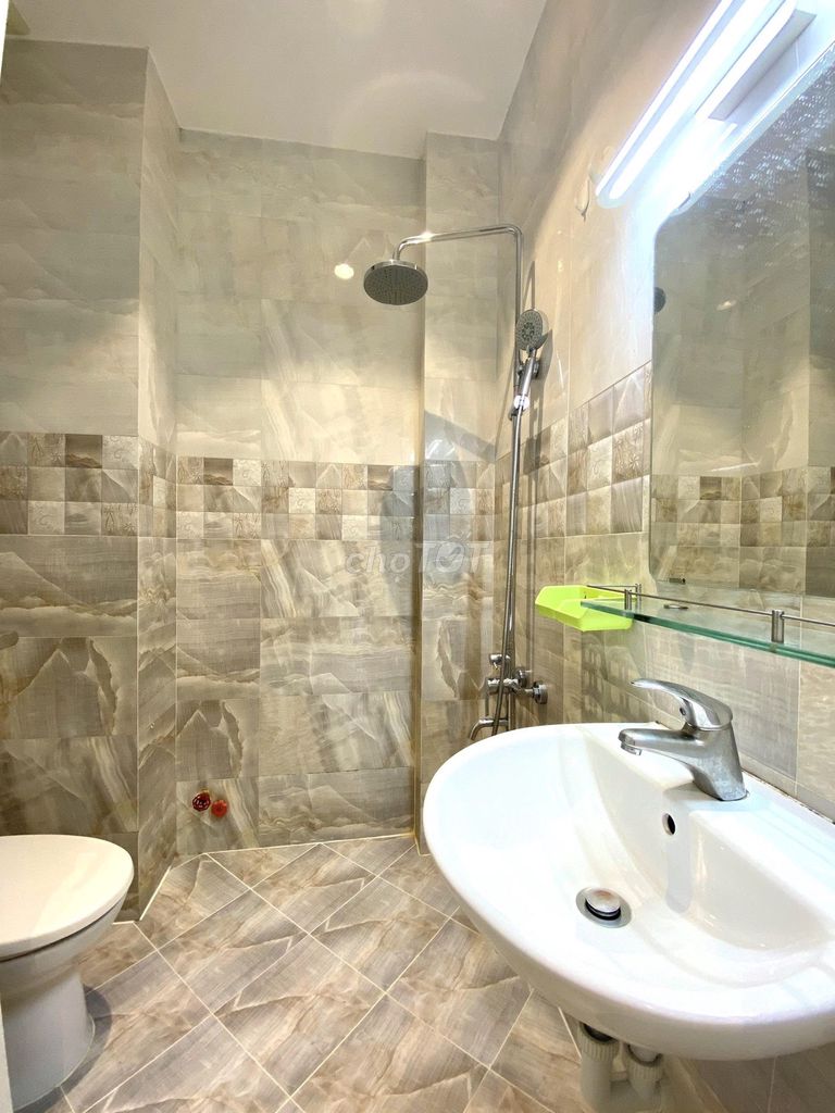 The new apartment built Lê Văn Sỹ near the sa-sa school is a $1.6 million comfortable.