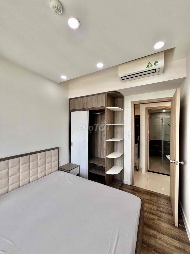 The Sun Avenue District 2 – 2 bedrooms, 2 Full Seven toilets, View Rivers. Only 16.5 million a month.