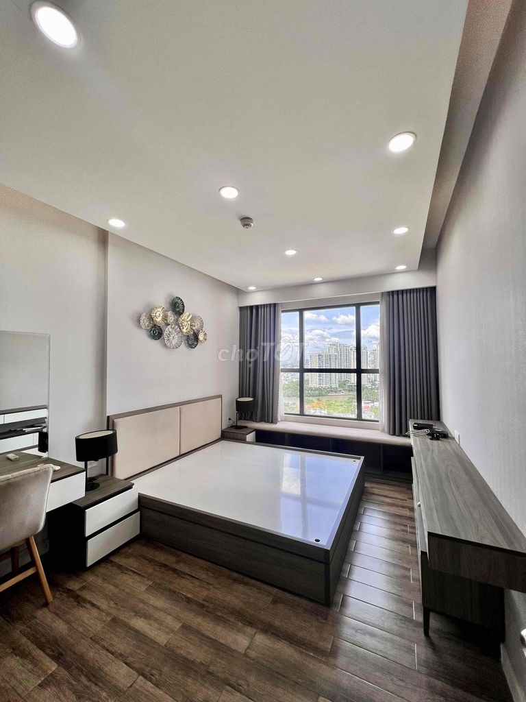 The Sun Avenue District 2 – 2 bedrooms, 2 Full Seven toilets, View Rivers. Only 16.5 million a month.