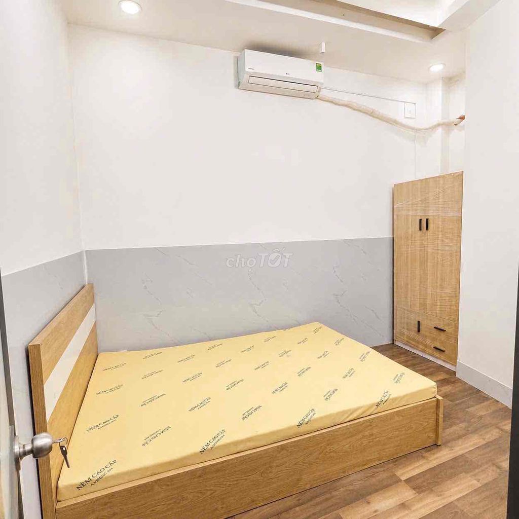 We'll rent two bedrooms, open and open for you and your sister.