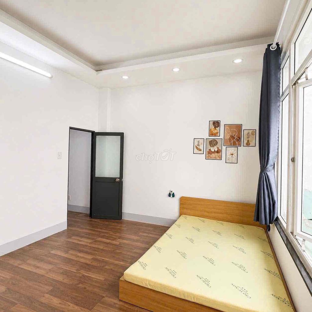 We'll rent two bedrooms, open and open for you and your sister.