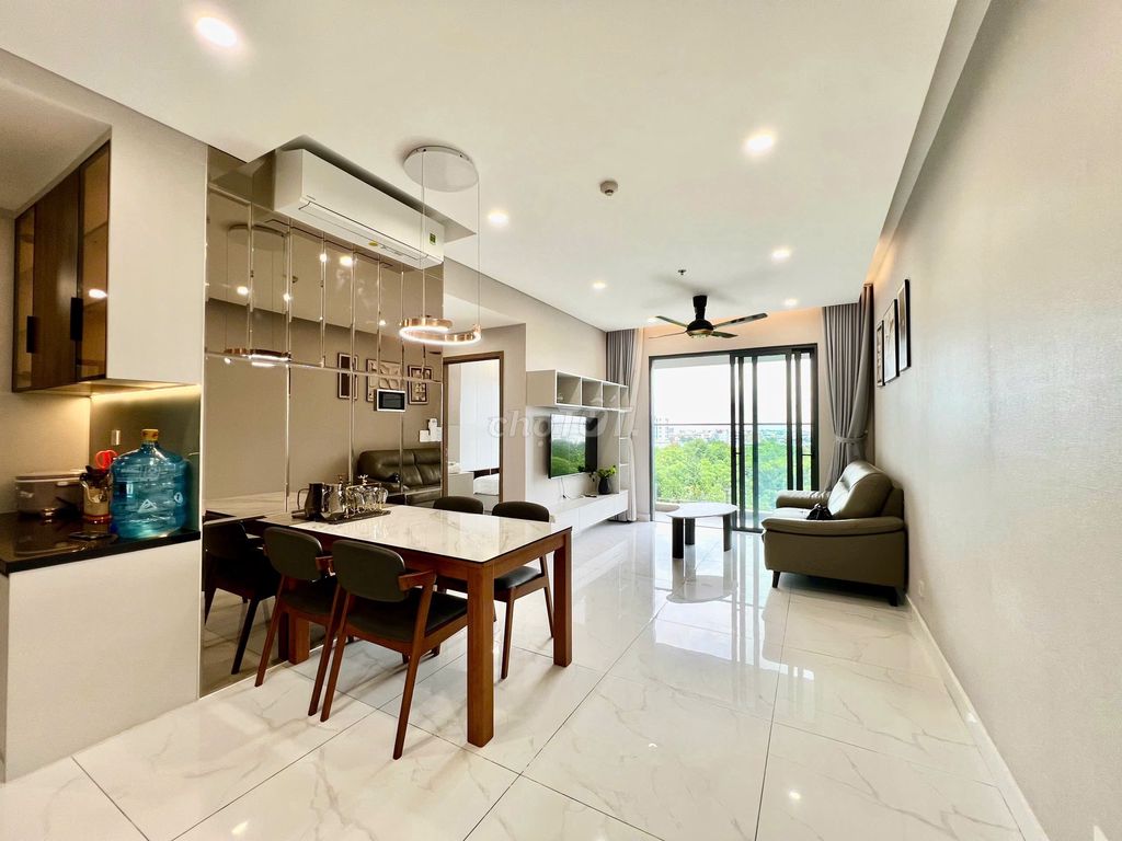 Rent Eren Celaldon City apartment 18 million a month full of furniture.