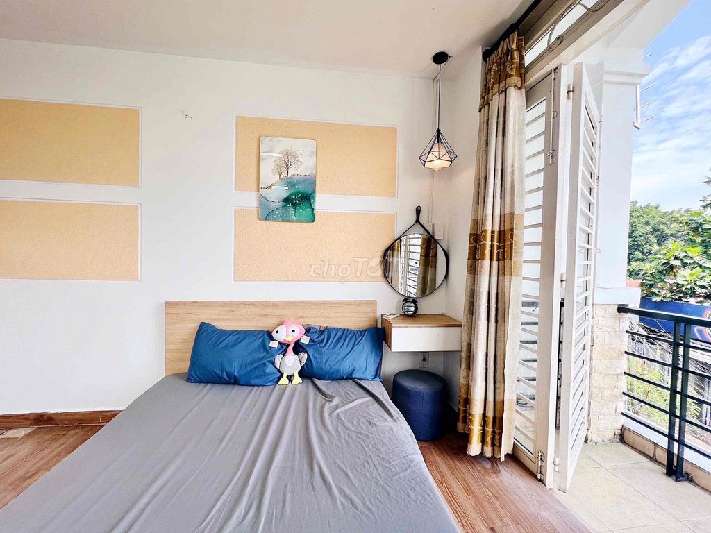 It's the owner of the studio that rents the studio 30 meters - Nơ Trang Long - close to the academic university, umf