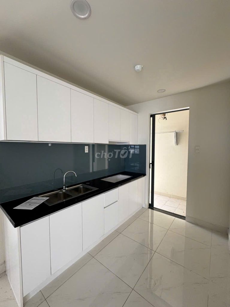 Renting apartment green river-eight. Three bedrooms. Two toilets at 11 million.